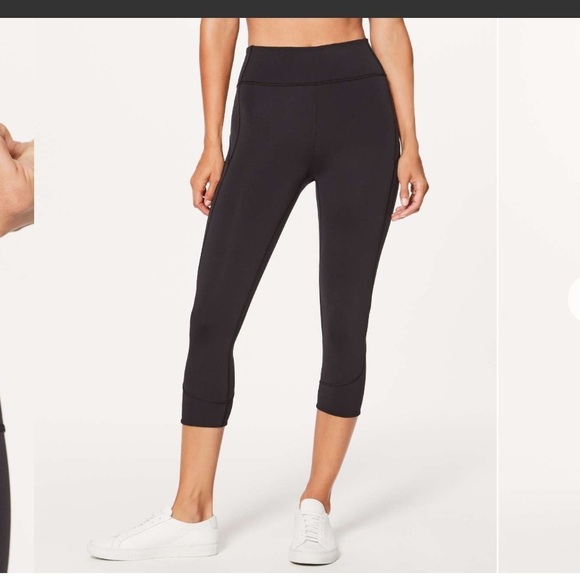 Lululemon In Movement Crop *Everlux 19" size 8 black - Picture 1 of 12